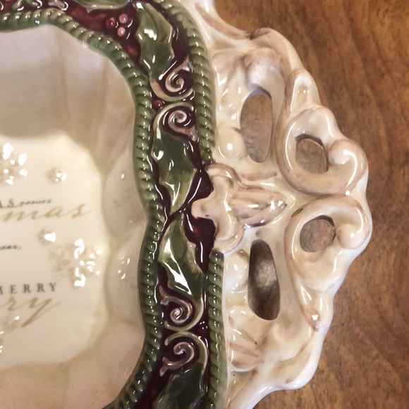 Beautiful Ceramic Christmas Dish - Picture 7 of 17